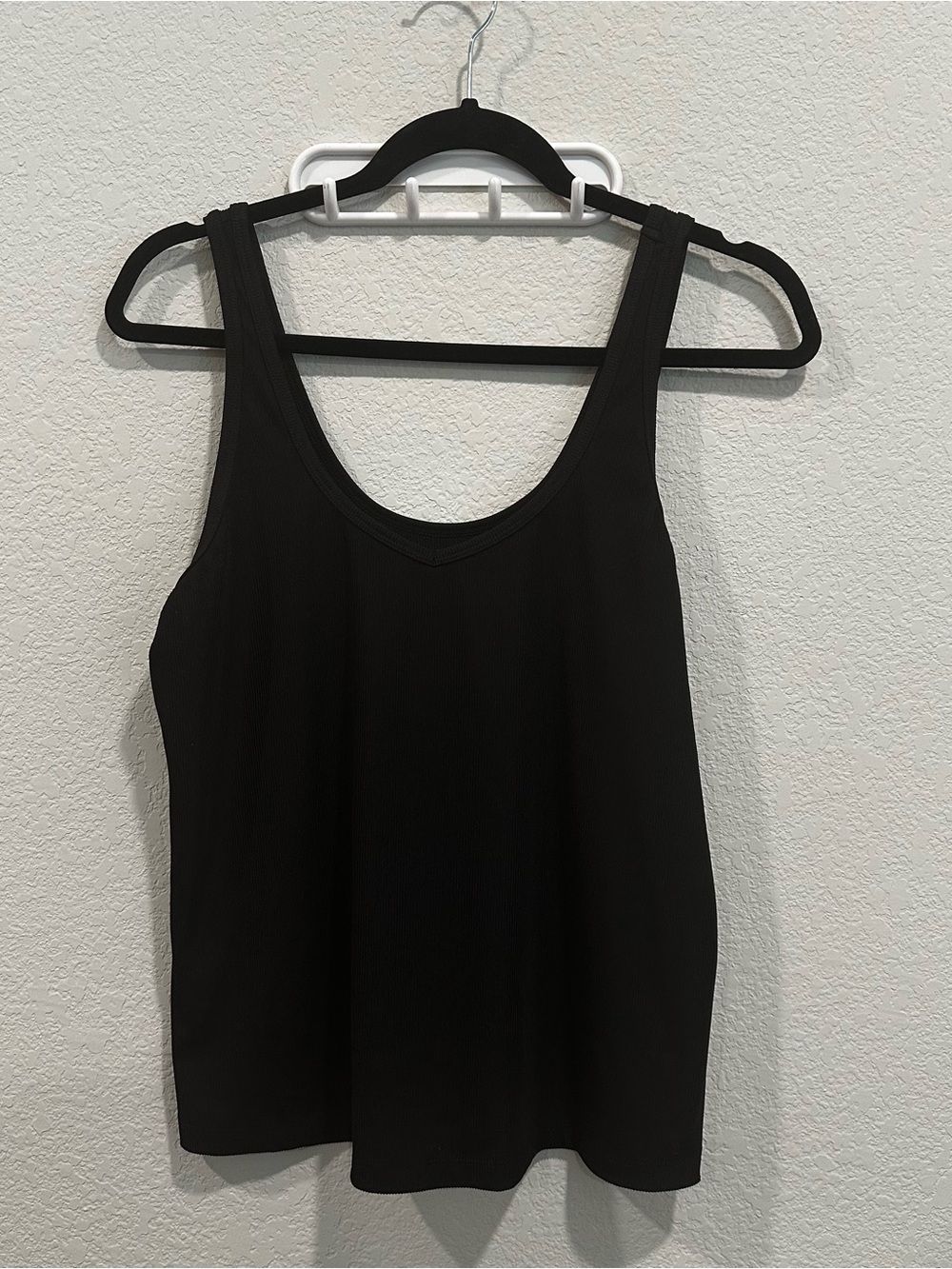 Tru By Torrid  Black Tank Top Size 00 Athletic